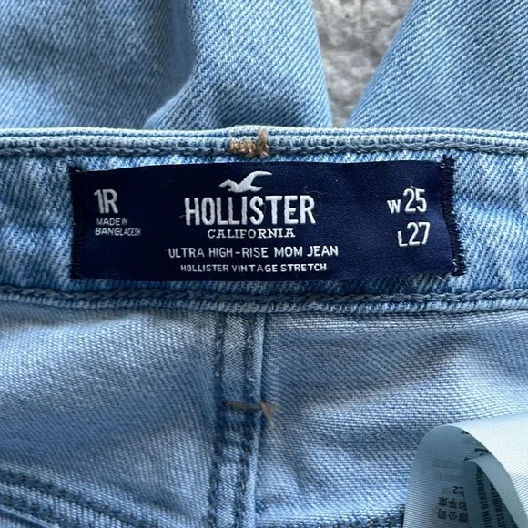 Hollister Ultra High Rise Mom Jean - Picture 4 of 4